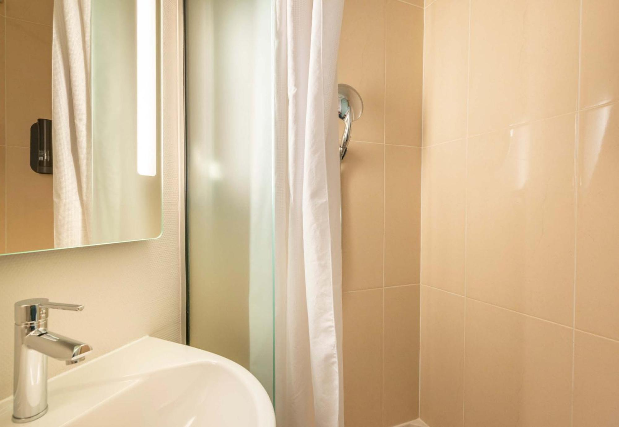 Hotel Nantes Rezé St Sébastien 2*